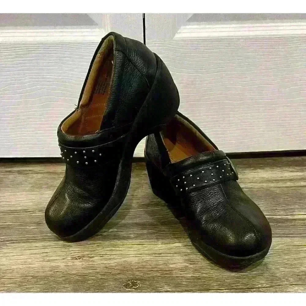 Browns Landing Sz 8.5 Black Leather Clogs